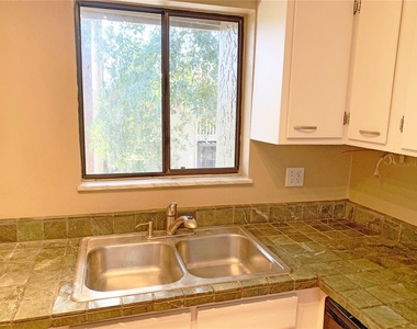 125 Springwood Circle - Photo Thumbnail 3