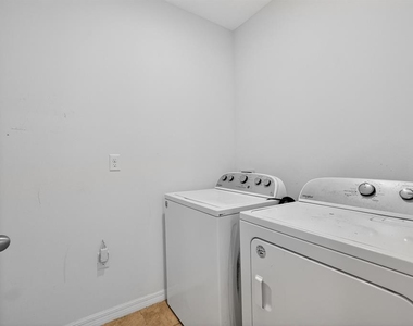 445 Panda Place - Photo Thumbnail 21