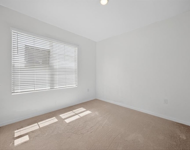 445 Panda Place - Photo Thumbnail 14