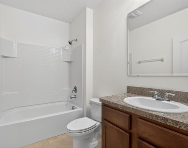 445 Panda Place - Photo Thumbnail 16