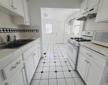 429 Ruth Ln - Photo Thumbnail 7