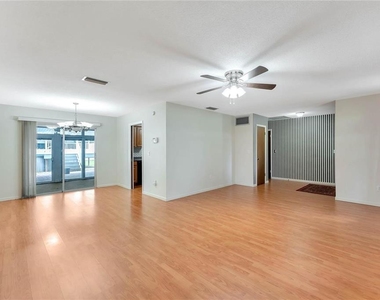 343 Michigan Ave - Photo Thumbnail 7
