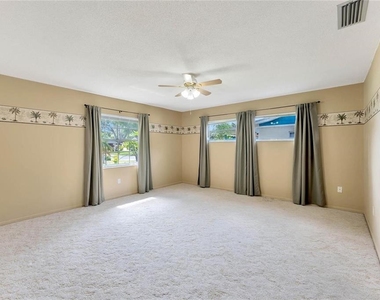 343 Michigan Ave - Photo Thumbnail 15