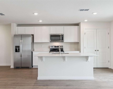 507 Remick Street - Photo Thumbnail 6