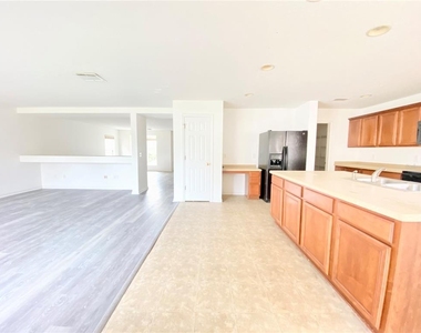 13631 Phoenix Drive - Photo Thumbnail 11