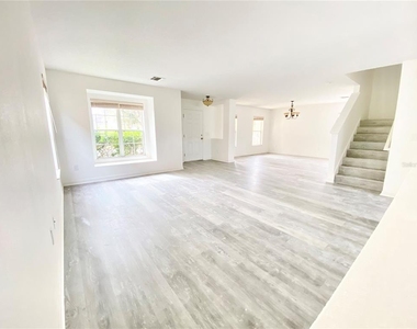 13631 Phoenix Drive - Photo Thumbnail 8