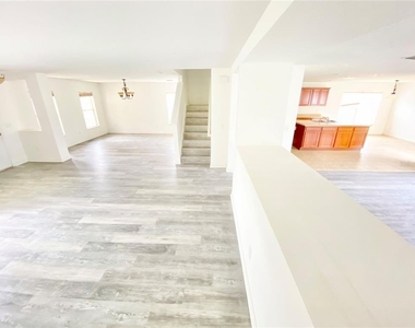 13631 Phoenix Drive - Photo Thumbnail 6