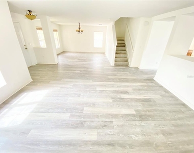 13631 Phoenix Drive - Photo Thumbnail 5