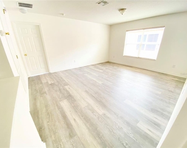 13631 Phoenix Drive - Photo Thumbnail 24