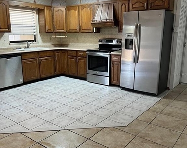 29 Miami Drive - Photo Thumbnail 1