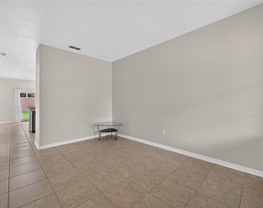 10709 Savannah Landing Circle - Photo Thumbnail 3