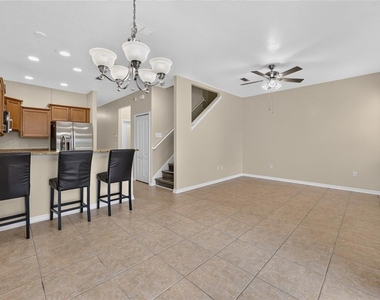 10709 Savannah Landing Circle - Photo Thumbnail 5