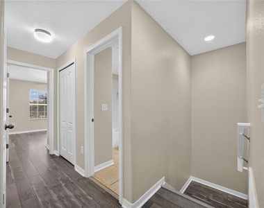 10709 Savannah Landing Circle - Photo Thumbnail 9