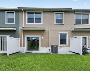 10709 Savannah Landing Circle - Photo Thumbnail 17