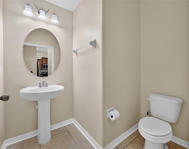 10709 Savannah Landing Circle - Photo Thumbnail 6