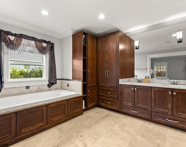 2120 Murdock Boulevard - Photo Thumbnail 16
