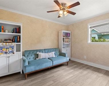 2120 Murdock Boulevard - Photo Thumbnail 7