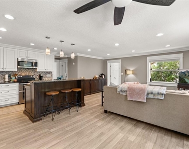 2120 Murdock Boulevard - Photo Thumbnail 6