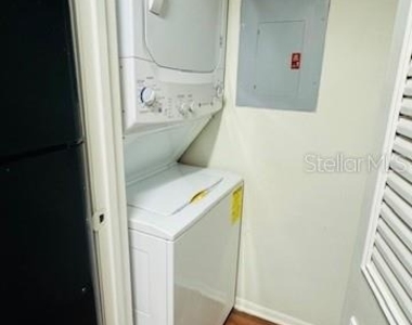 241 Afton Square - Photo Thumbnail 17