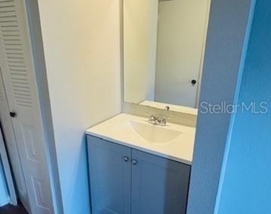 241 Afton Square - Photo Thumbnail 14