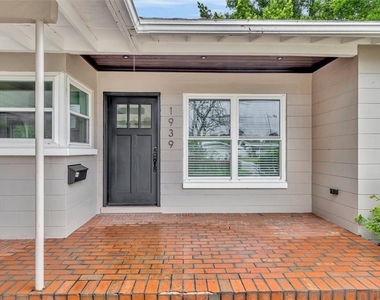 1939 Gunn Road - Photo Thumbnail 3