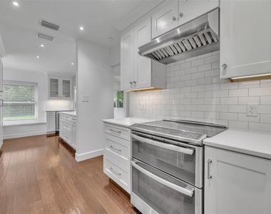 1939 Gunn Road - Photo Thumbnail 17