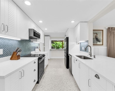 714 Norton Street - Photo Thumbnail 8
