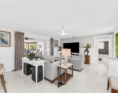 714 Norton Street - Photo Thumbnail 11