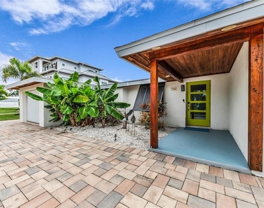 714 Norton Street - Photo Thumbnail 2