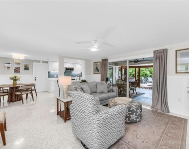 714 Norton Street - Photo Thumbnail 7
