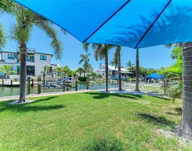 714 Norton Street - Photo Thumbnail 5