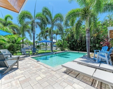 714 Norton Street - Photo Thumbnail 3