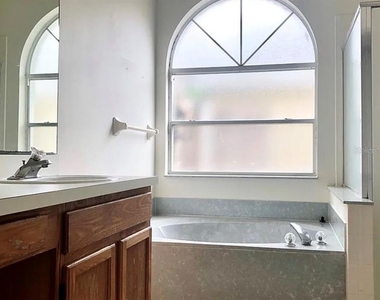 12533 Darby Avenue - Photo Thumbnail 8
