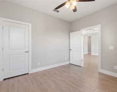 1339 Congo Court - Photo Thumbnail 21