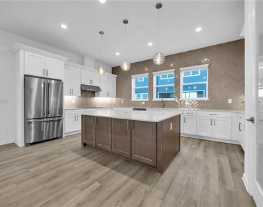 9305 Luminary Boulevard - Photo Thumbnail 18