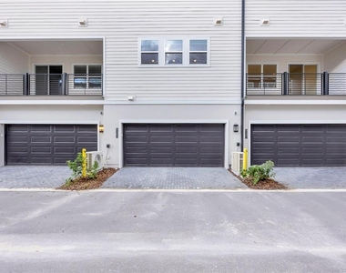 9305 Luminary Boulevard - Photo Thumbnail 33