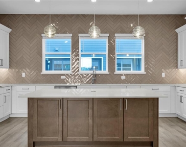 9305 Luminary Boulevard - Photo Thumbnail 12