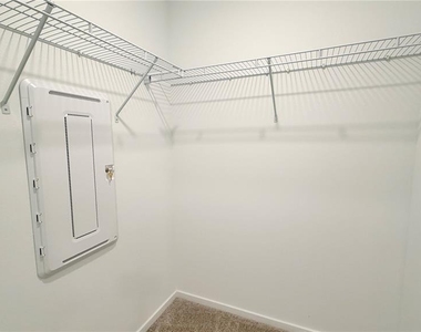 1561 Plank Place - Photo Thumbnail 18