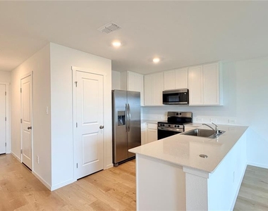 1561 Plank Place - Photo Thumbnail 3