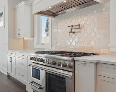 1620 Palm Avenue - Photo Thumbnail 9