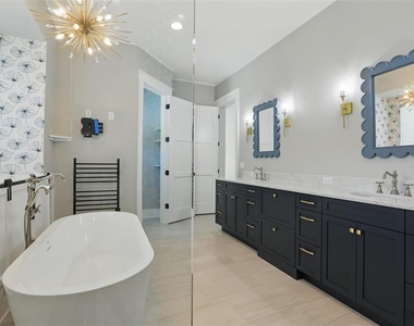 1620 Palm Avenue - Photo Thumbnail 12