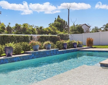 1620 Palm Avenue - Photo Thumbnail 25