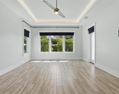 1620 Palm Avenue - Photo Thumbnail 11