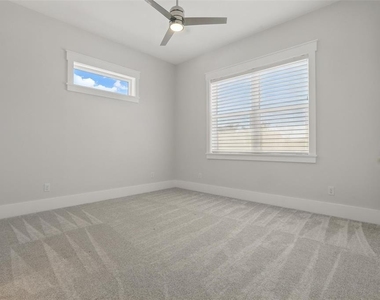 1620 Palm Avenue - Photo Thumbnail 47