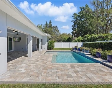 1620 Palm Avenue - Photo Thumbnail 24
