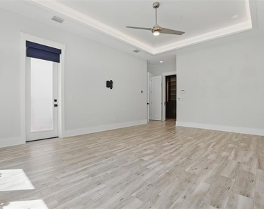 1620 Palm Avenue - Photo Thumbnail 37