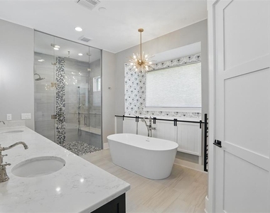 1620 Palm Avenue - Photo Thumbnail 38