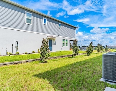 1573 Plank Place - Photo Thumbnail 4
