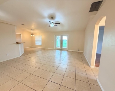 10438 Vista Pines Loop - Photo Thumbnail 5