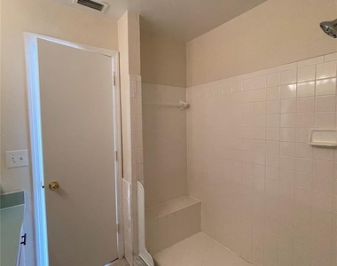 504 Lake Dexter Boulevard - Photo Thumbnail 13